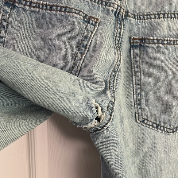 Old Navy Straight Leg Jeans - Picture 4 of 5